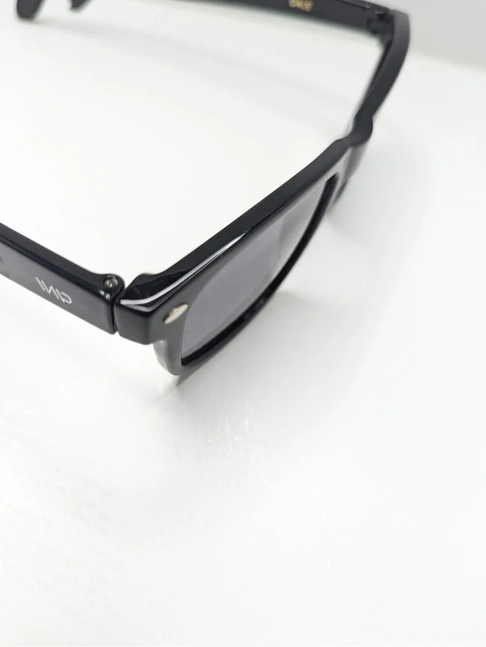 Wear Me Pro Sunglasses DALE WAY054 Size: 53-20-154 Black Frames Classic Style